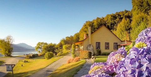 HOTEL BOLD PEAK LODGE, GLENORCHY **