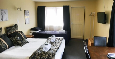 HOTEL BOLD PEAK LODGE, GLENORCHY **