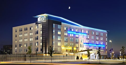 Hotels Near Vaughan Mills Mall