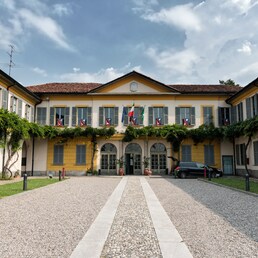 Hotels in Saronno