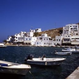 Hotéis em Agios Konstantinos