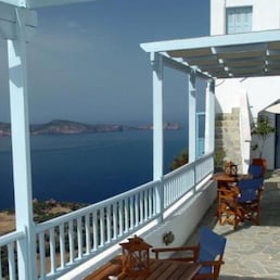 HALARA STUDIOS - Prices & Hotel Reviews (Plaka, Greece)