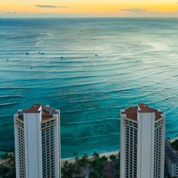 Hyatt Regency Waikiki Beach Resort and Spa Day Pass