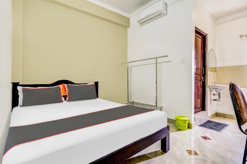 Hotel Collection O Royal Tourist Home (Thrissur, India)