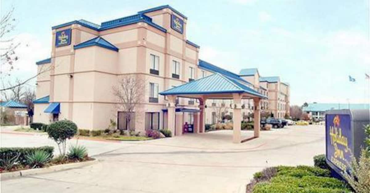 Hotels in South Arlington TX  Holiday Inn Express & Suites