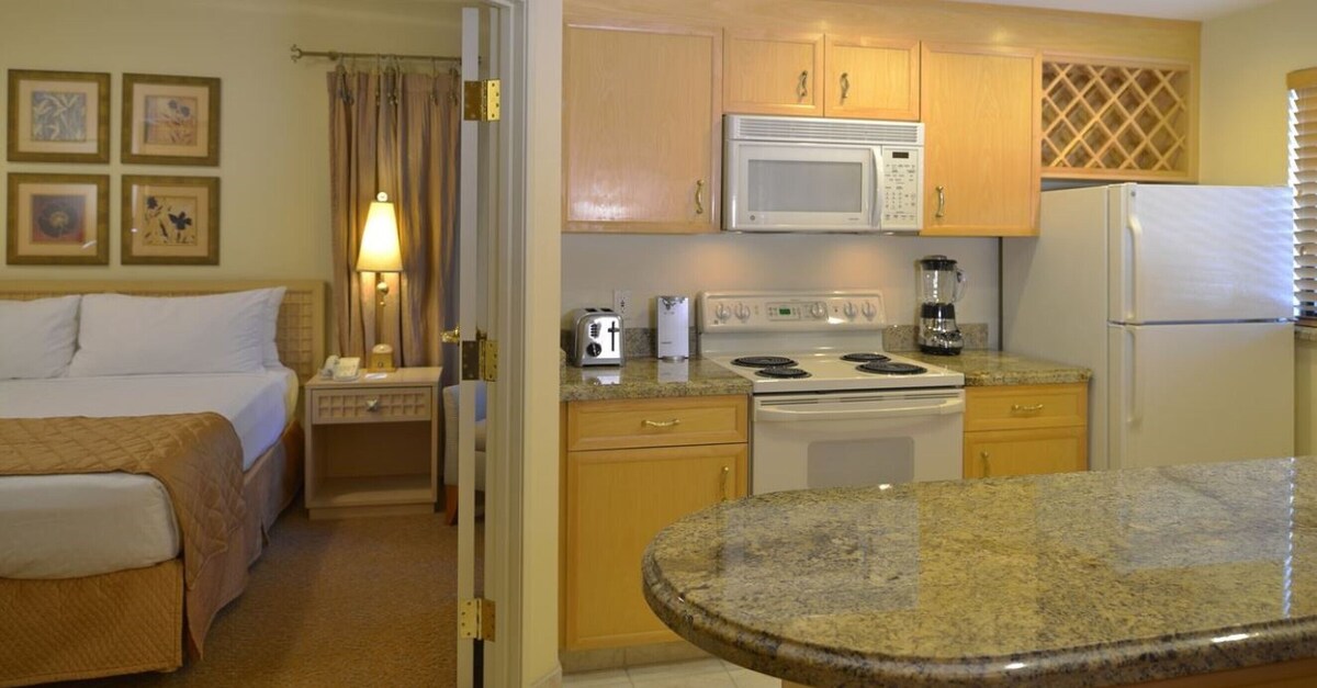 Carriage House Las Vegas - No Resort Fee and Free Parking. Best