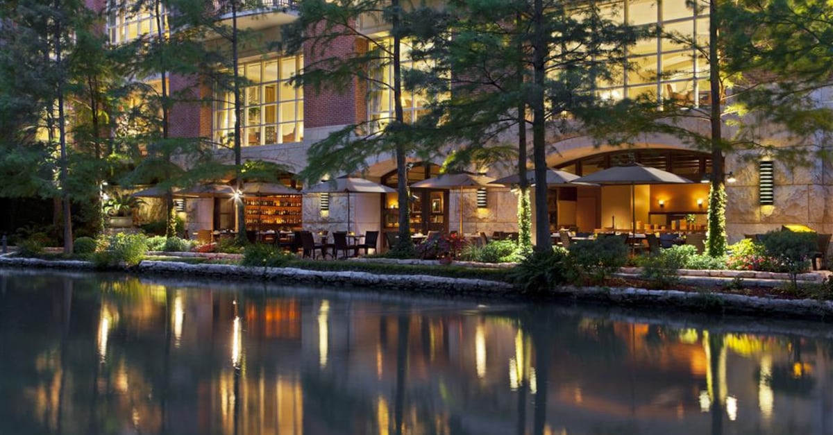 15 Places to Stay in San Antonio on the Riverwalk