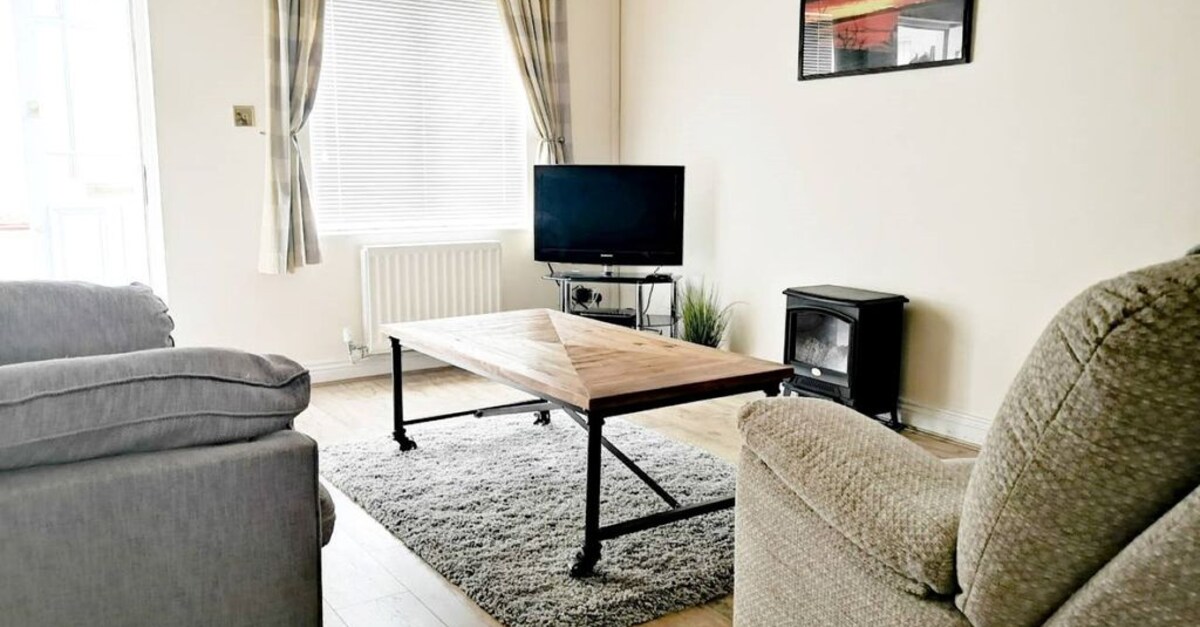 Cozy Flat 15 Mins from City Centre with Parking, Cardiff – Updated 2023  Prices