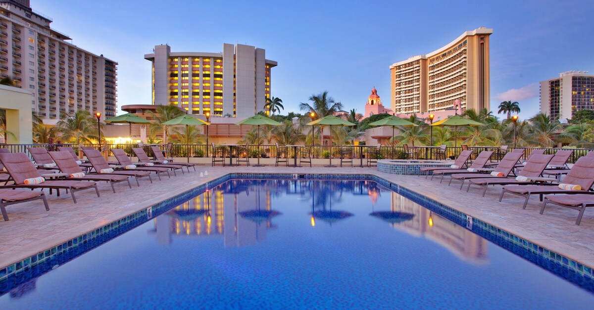 Outrigger Waikiki Beach Resort, Oahu Hotels