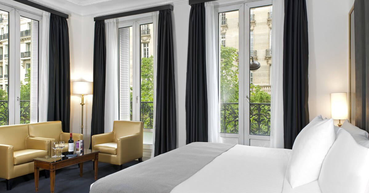 Hotel La Clef Champs Elysees Paris Levallois-Perret book