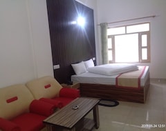 Hotel Dhanesh (Jyotirmath, India)