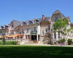 Hotel Logis Le Parc (Salbris, France)