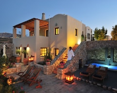 Otel Pleiades Eco Houses (Kamari, Yunanistan)