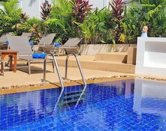 Karon Beach Pool Hotel (Karon Beach, Tailandia)