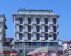 Khách sạn Hotel Suprem (Rimini, Ý)