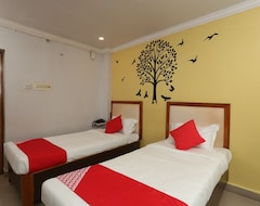 Khách sạn OYO 22950 Royal Grand (Tirupati, Ấn Độ)