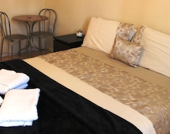 Bed & Breakfast Commercial Rd Homestay (Londres, Reino Unido)