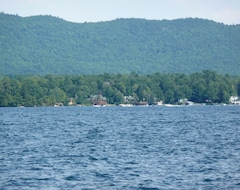 Toàn bộ căn nhà/căn hộ Lake George NY - Family Friendly Vacation Home (Diamond Point, Hoa Kỳ)