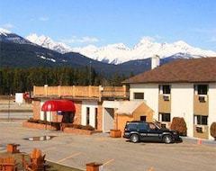 Khách sạn Premier Mountain Lodge and Suites (Valemount, Canada)