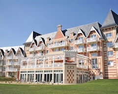 Hotel B'o Resort (Bagnoles-de-l'Orne, France)