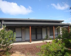 Casa/apartamento entero Brand New Stylish Getaway On Five Private Acres In Gunyulgup Valley (Yallingup, Australia)