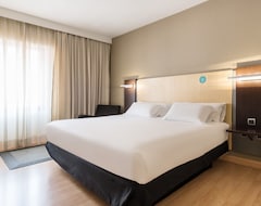 Khách sạn Ilunion Suites Madrid (Madrid, Tây Ban Nha)