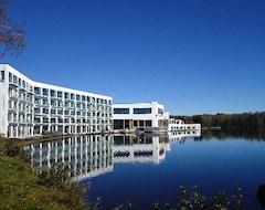 L` Esterel Resort & Convention Centre (Sainte-Marguerite, Canada)