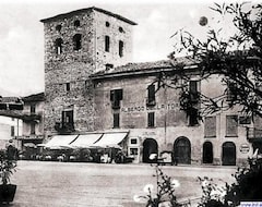 Khách sạn Albergo Ristorante Della Torre (Trescore Balneario, Ý)