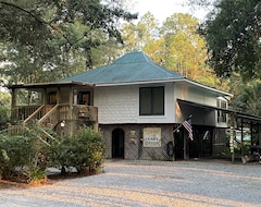 Entire House / Apartment Reel Living! Canal Front On Weeks Bay With Dock, 3 Porches. Read Reviews! (Fairhope, USA)