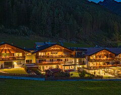 Martinshof berg herz hotel (Ahrntal, İtalya)