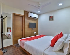 Khách sạn Hotel Navjivan (Himatnagar, Ấn Độ)