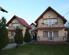 Hotel Select Holiday Villas (Bran, Romania)