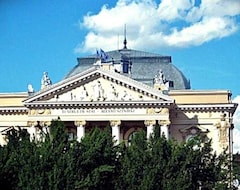 Otel Vulturul Negru (Oradea, Romanya)