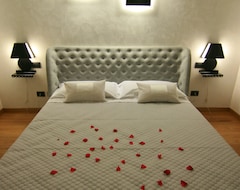 Hotel Experience Design Bed & Show (Milan, Italy)