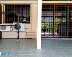 Entire House / Apartment Homestay Pulai (Ipoh, Malaysia)