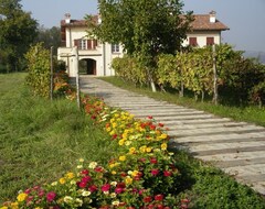 Toàn bộ căn nhà/căn hộ Romantic Farmhouse In Monferrato Wine District (Visone, Ý)