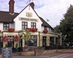 Khách sạn The Bridge Hotel (London, Vương quốc Anh)