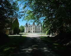 Hotel Château de Nieuil, The Originals Collection (Nieuil, France)
