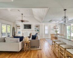 Casa/apartamento entero Palmetto By Avantstay | Gorgeous Character Home W/ Pool, Sun Room & Pool Table! (Isle of Palms, EE. UU.)