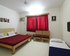 Khách sạn OYO 15483 Sai Palkhi Niwara (Shirdi, Ấn Độ)