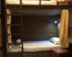 Khách sạn Ample Dorms, Airport - A Backpackers Hostel (Mumbai, Ấn Độ)