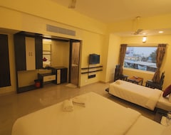 Khách sạn Sri Gnana Vedha Beach Residency (Velankanni, Ấn Độ)