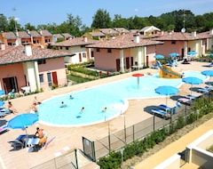 Căn hộ có phục vụ Airone Bianco Residence Village (Comacchio, Ý)
