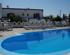 Khách sạn Atlas Pension (Karterados, Hy Lạp)