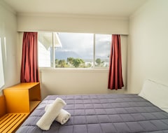 Entire House / Apartment Lone Moose Backpackers (Te Anau, New Zealand)