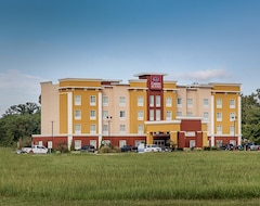 Otel Comfort Suites near Tanger Outlet Mall (Gonzales, ABD)