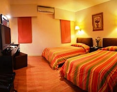 Hotel Court Meridian And Suites (Olongapo, Filipinler)