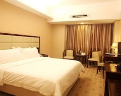 Hotelli Hotel Vienna Guangzhou Fanyu Changlong (Guangzhou, Kiina)