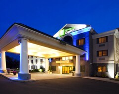 Hotel Holiday Inn Express Syracuse Airport (North Syracuse, USA)