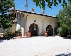 Hotelli Villa Lestra (Terracina, Italia)